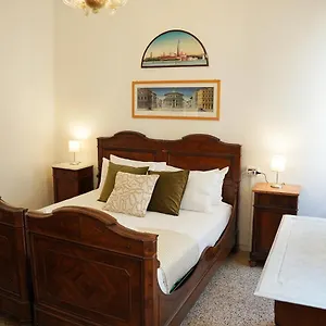 Apartment Ca' Alle Gondolette, Venice