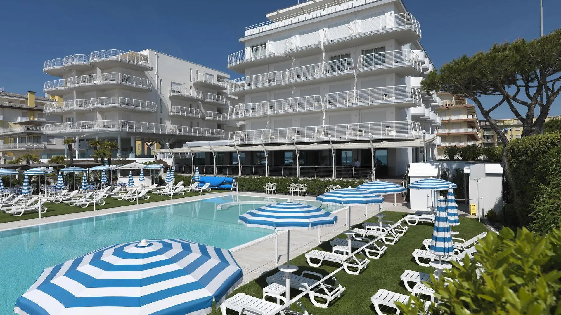 Hotel Le Soleil Lido di Jesolo 4*,
